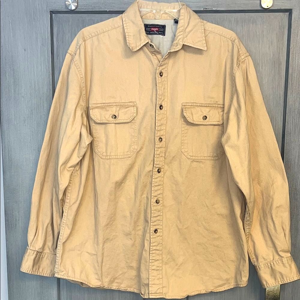 Wrangler Sz LG Men's Premium Quality Khaki Button Down Long Sleeve, casual work